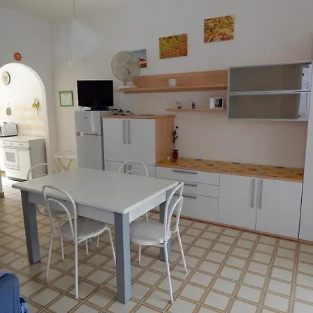 Marcelli, Trilocale Con Giardino A 200mt Dal Mare *