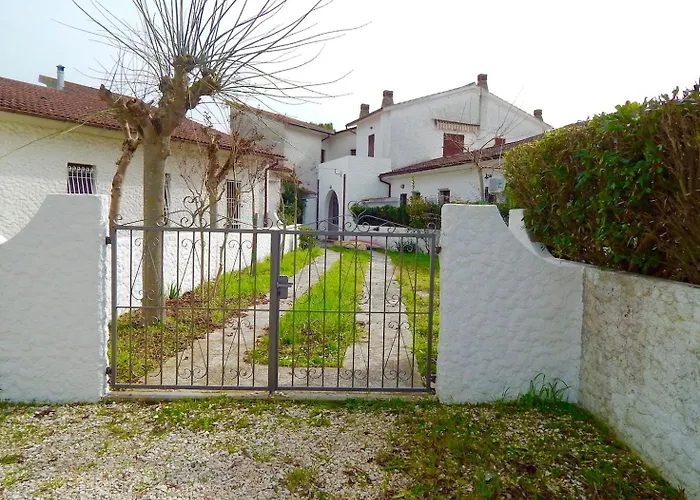 M107 - Marcelli, Trilocale Con Giardino A 200mt Dal Mare Marcelli